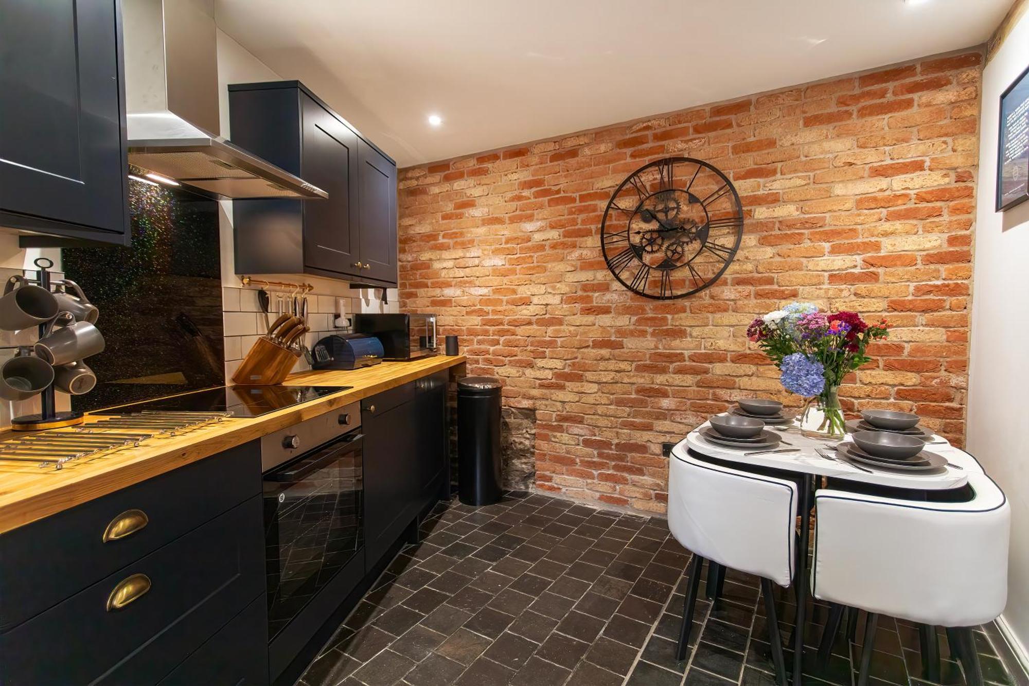 Stunning Ashbourne Town Centre Cottage Near Alton Towers Peak District Derbyshire エクステリア 写真